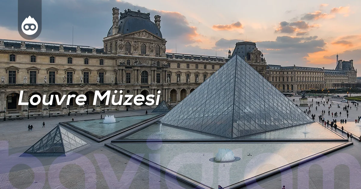 Paris Gezilecek Yerler Louvre Müzesi